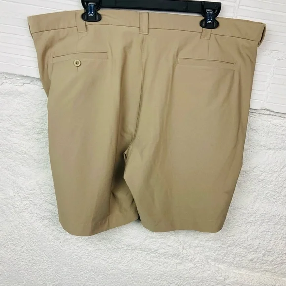 ROUNDTREE & YORKE PERFORMANCE tan khaki men’s shorts size 42 - Picture 6 of 8
